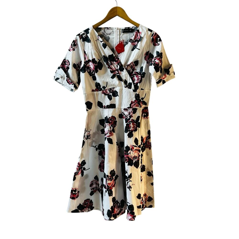 Mint Limit Floral Short Sleeve V Neck Fit And Flare Dress Size M Medium NWT - Picture 2 of 7